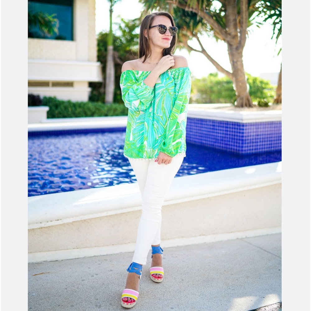 Lilly Pulitzer Enna Off Shoulder blouse - Size M